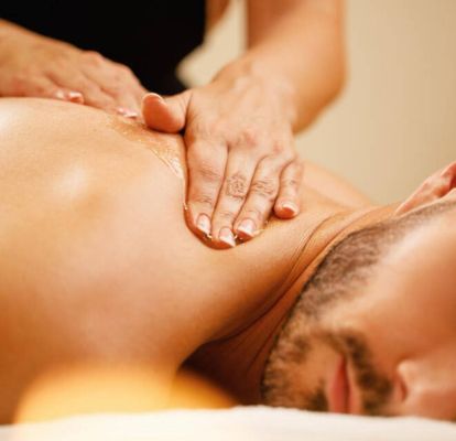Masseuse pour massage tantrique au centre de massage érotique Felina Genève