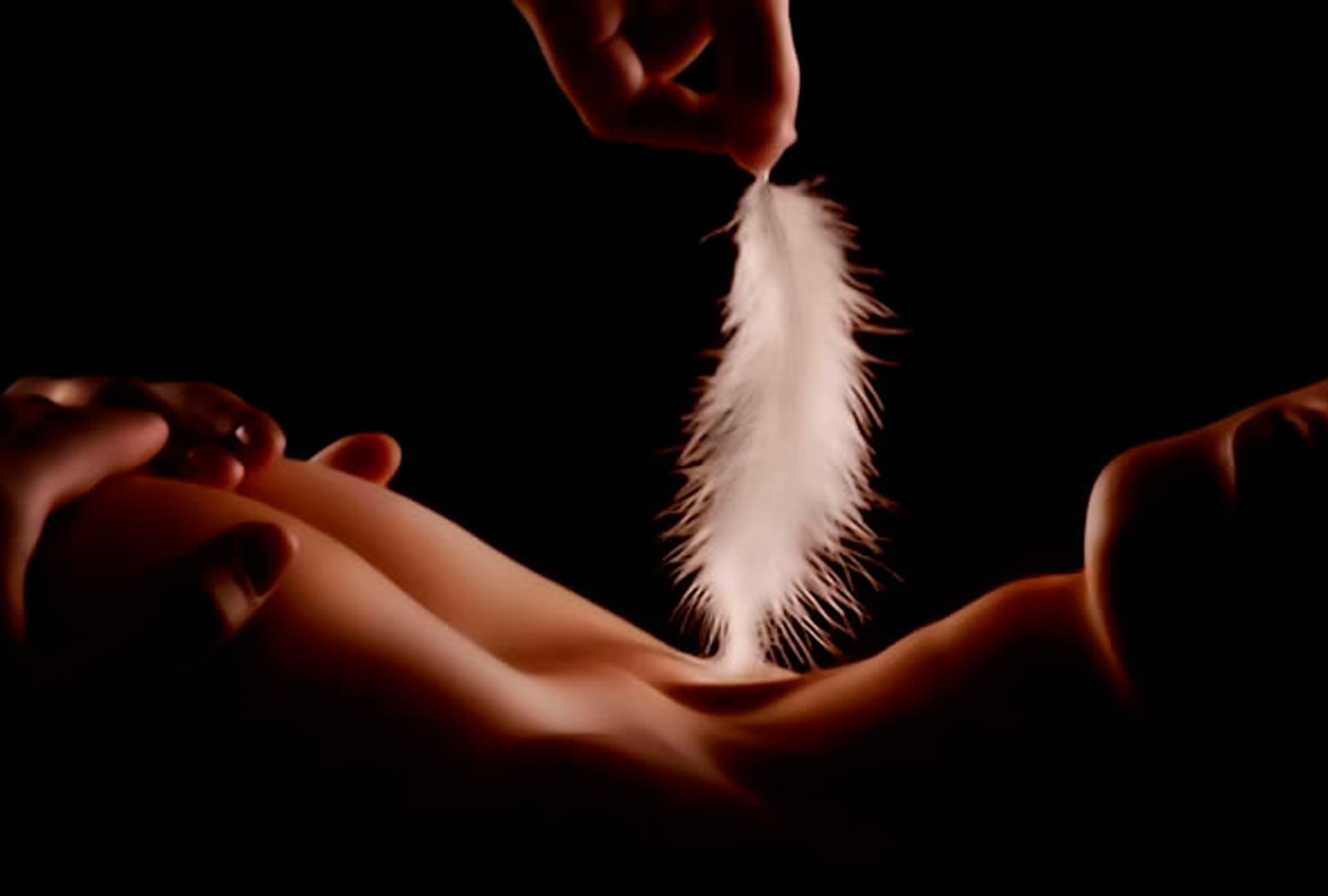 Callgirl de luxe pour massage érotique, tantra et lingam à la maison close Felina Genève